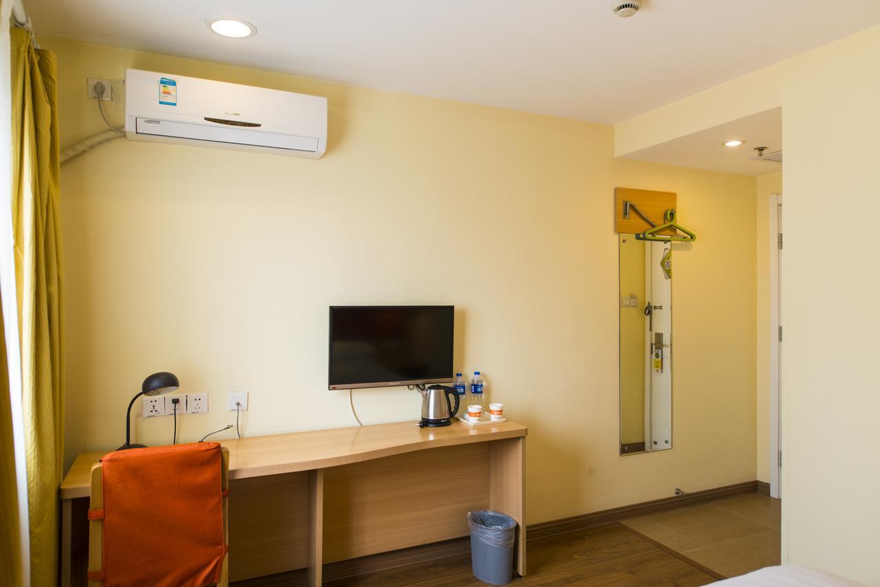 Home Inn Shanghai Railway Station North Square Экстерьер фото